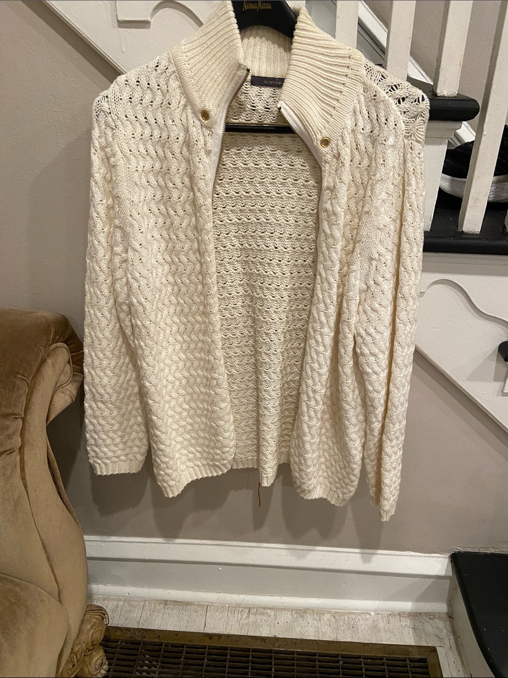 NEW LIZ CLAIBORNE Cream Cable-Knit Zip Cardigan with Stand Collar & gold zipper